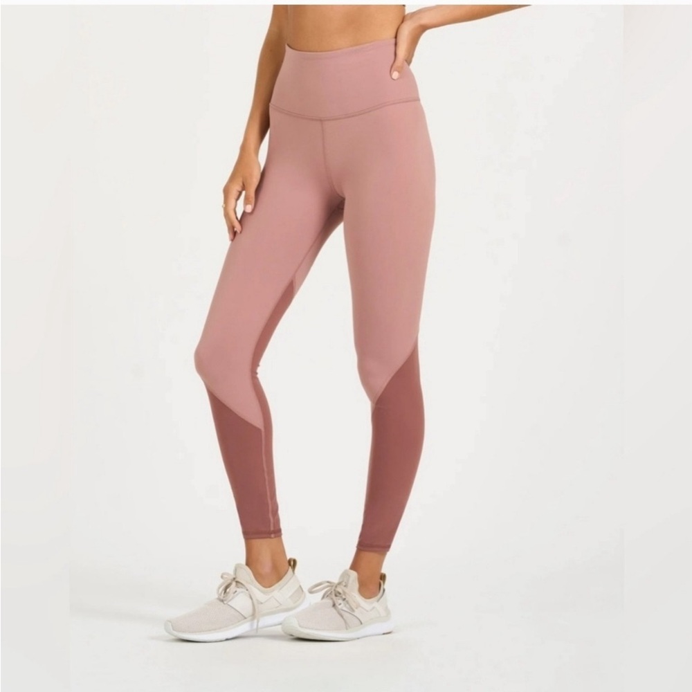 NWOT Vuori CB (Colorblock) Studio Legging Light Terracotta VW460 Size Small
